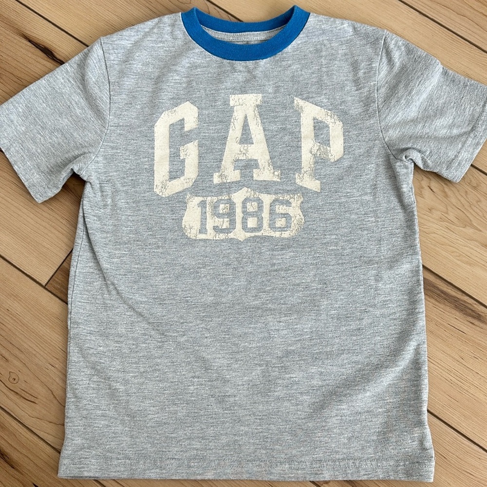 Gap kids boys short sleeve t-shirt size 8